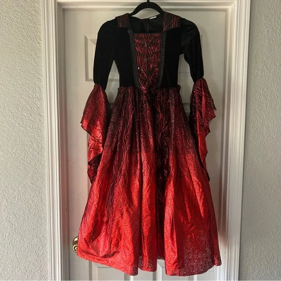 Spirit Halloween Girls Vampire Costume Dress  Gothic Medieval Size M 8-10 - Picture 7 of 9